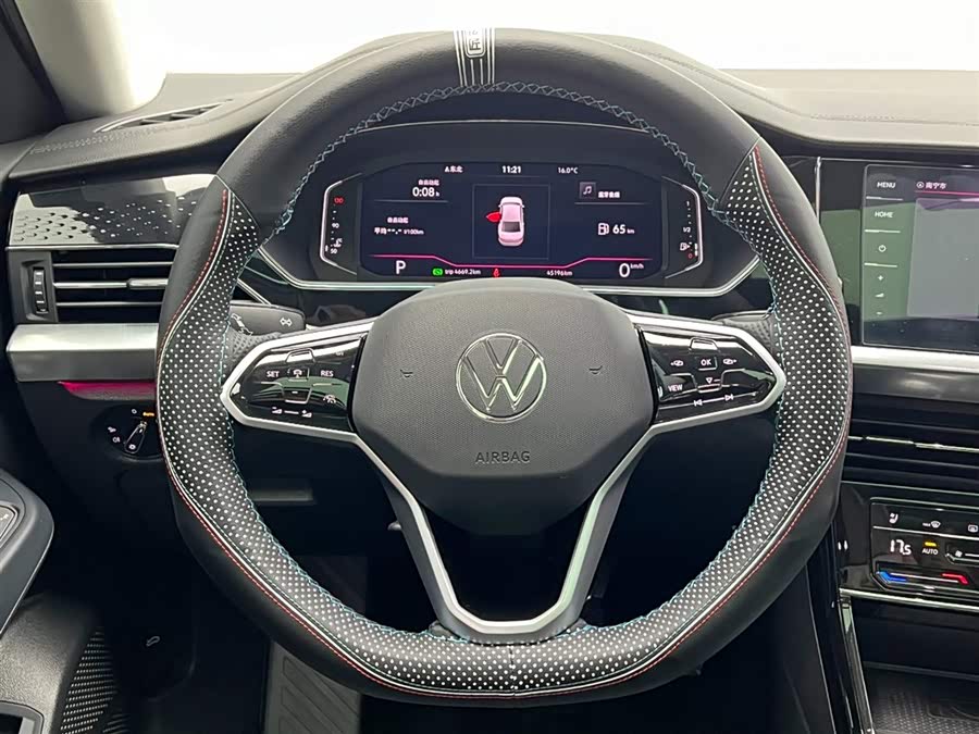 Volkswagen Passat 2023 car image #20