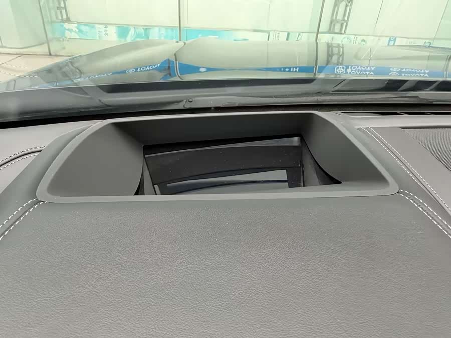 BMW 8 Series 2021 car image #20