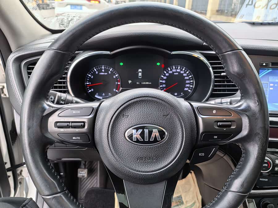 Kia K5 2015 car image #20