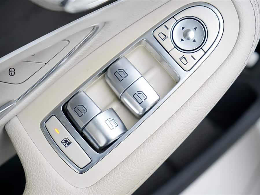 Mercedes-Benz C Class 2015 car image #20