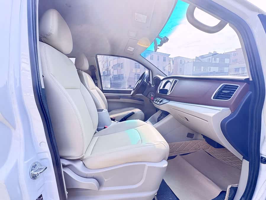 Forthing Lingzhi EV 2020 #20 Forthing Lingzhi EV 2020 car image #20