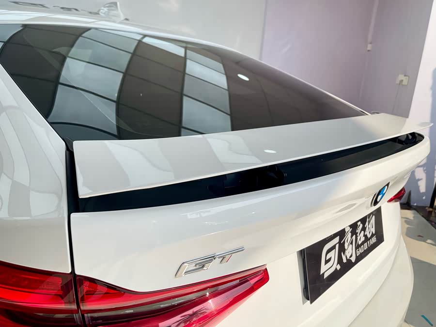 BMW 6 Series GT 2022 #20 BMW 6 Series GT 2022 car image #20