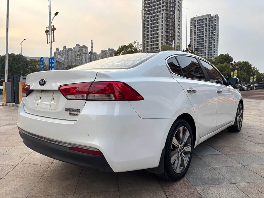 起亚 起亚K4 2016 汽车图片 #20