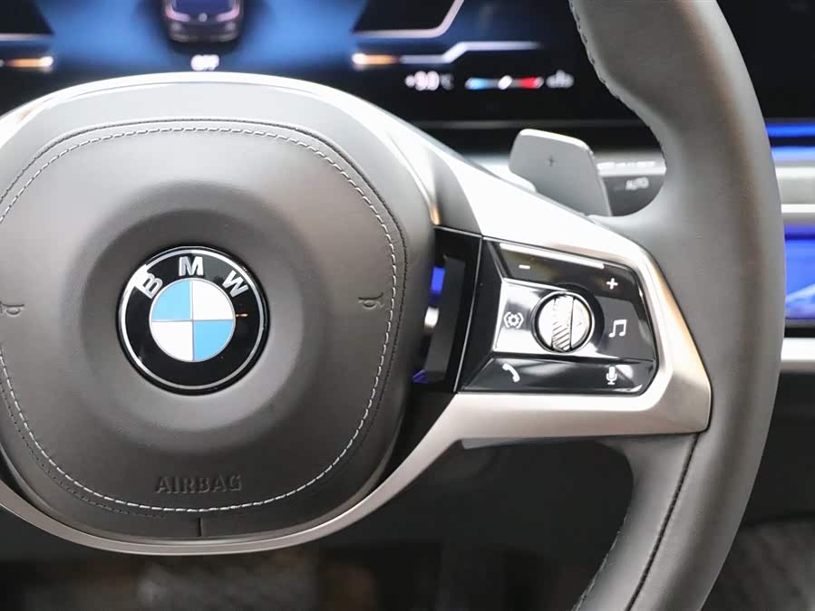 BMW 7 Series 2024 car image #20