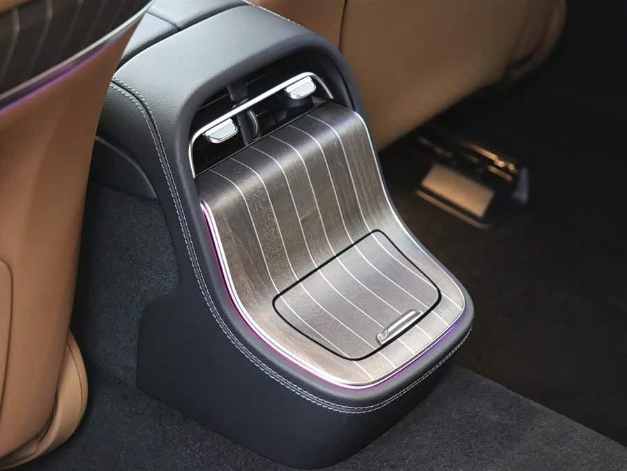 Mercedes-Benz E Class 2024 car image #20