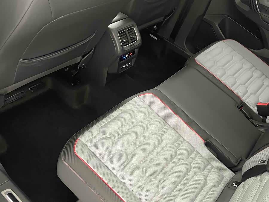 Volkswagen Tiguan L 2022 #20 Volkswagen Tiguan L 2022 car image #20