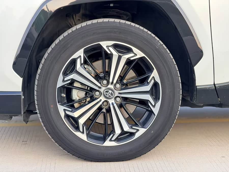 Toyota RAV4 Hybird E+ 2021 immagine di auto #20