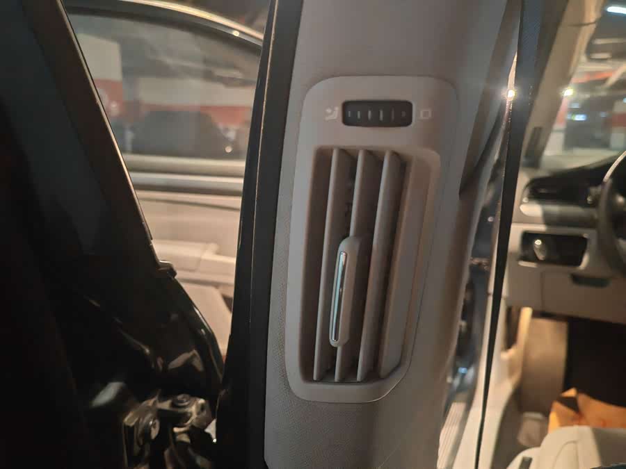 Skoda Superb 2010 car image #20