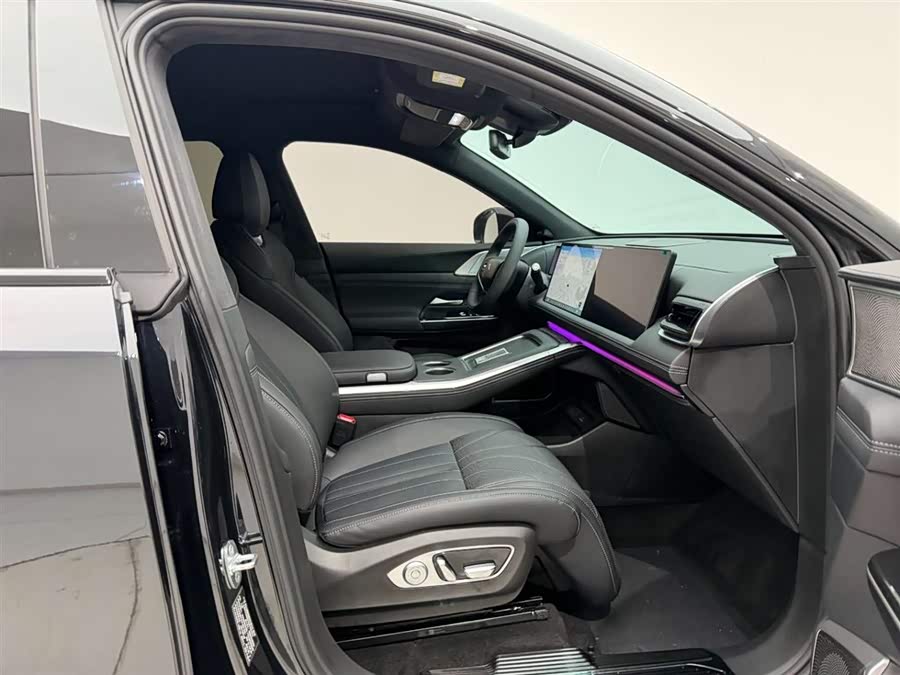 小鹏 小鹏G9 2025 汽车图片 #20