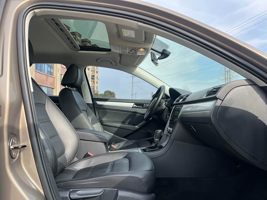Volkswagen Passat 2014 car image #20