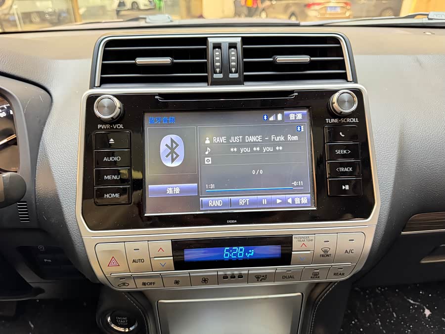 Toyota Land Cruiser Prado 2018 #20 Toyota Land Cruiser Prado 2018 car image #20