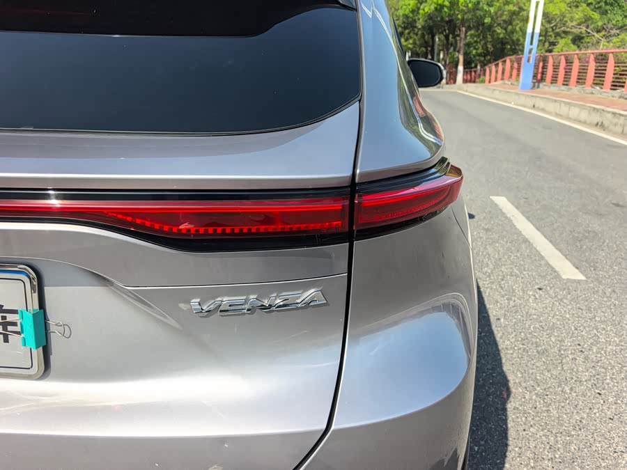 Toyota Venza 2024 car image #20