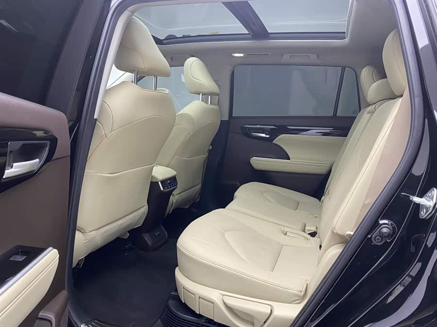 Toyota Highlander 2022 car image #20