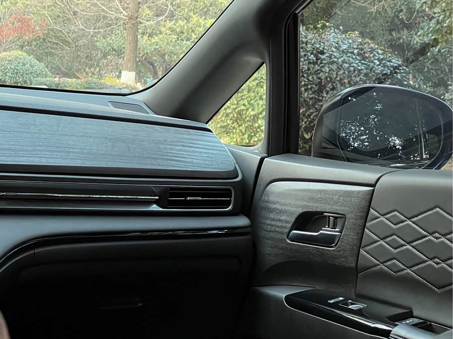 Honda Elysion 2024 car image #20