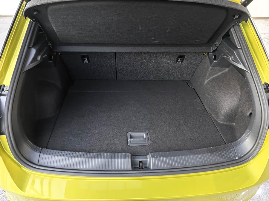 Volkswagen T-Roc 2023 car image #20