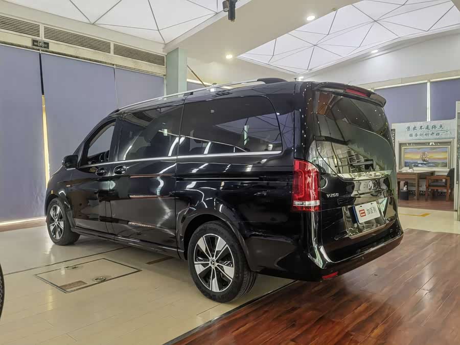 Mercedes-Benz V Class 2024 car image #20