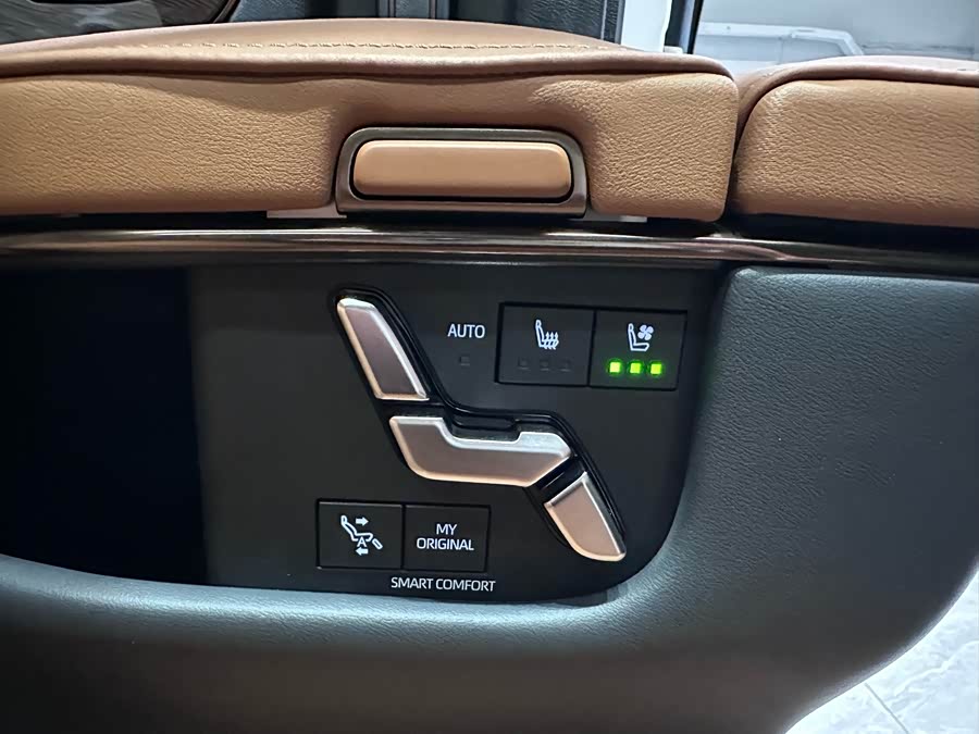 Toyota Vellfire 2024 #20 Toyota Vellfire 2024 صورة سيارة #20