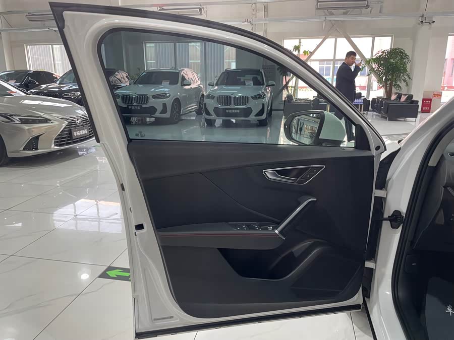 Audi Q2L 2022 #20 Audi Q2L 2022 car image #20