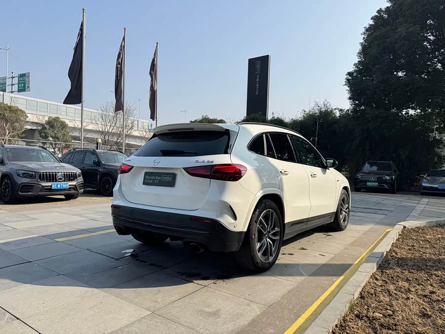 Mercedes-Benz GLA AMG 2025 immagine di auto #20