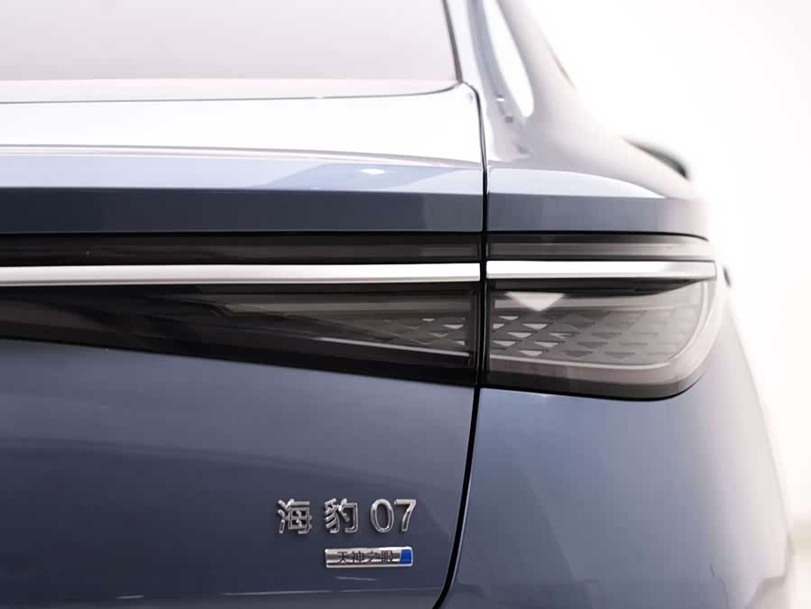 BYD Seal 07 DM-i 2025 #20 BYD Seal 07 DM-i 2025 car image #20