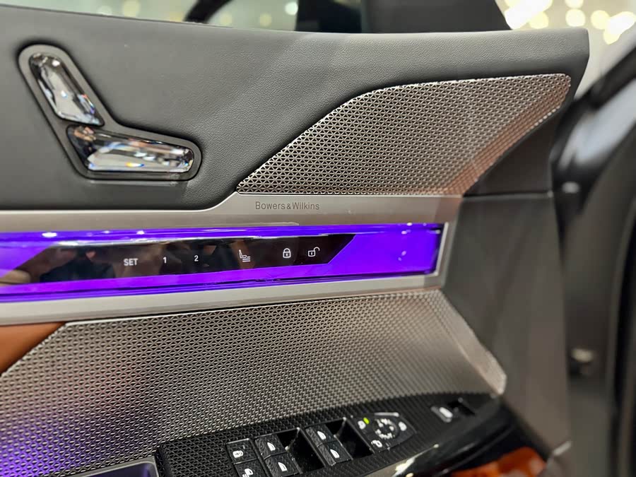 BMW 7 Series 2023 car image #20