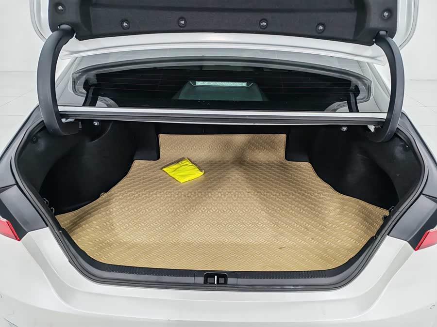 Toyota Camry 2023 immagine di auto #20