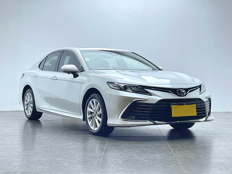 Toyota Camry 2023 car image #20