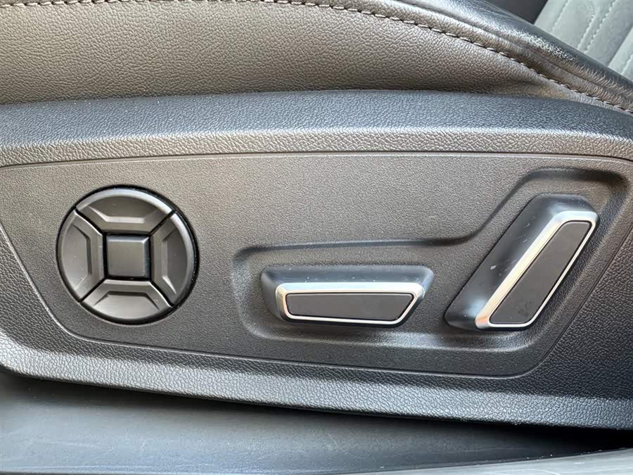 Audi A6L 2023 car image #20