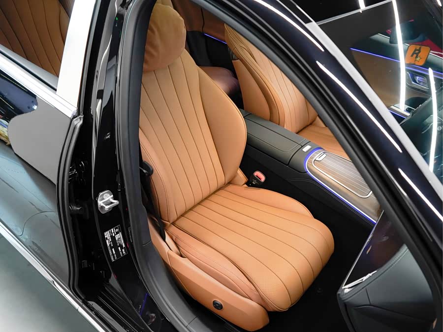 Mercedes-Benz E Class 2025 car image #20