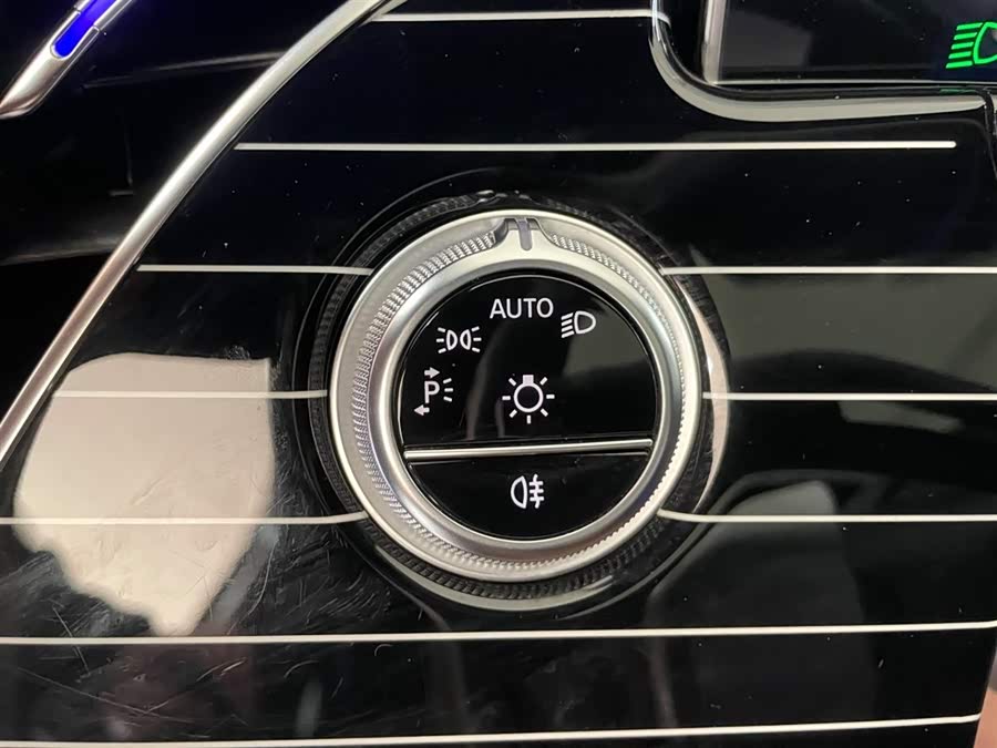 Mercedes-Benz E Class 2024 car image #20