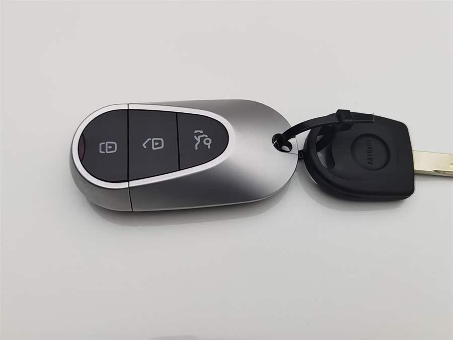 哪吒汽车 哪吒U 2021 汽车图片 #20