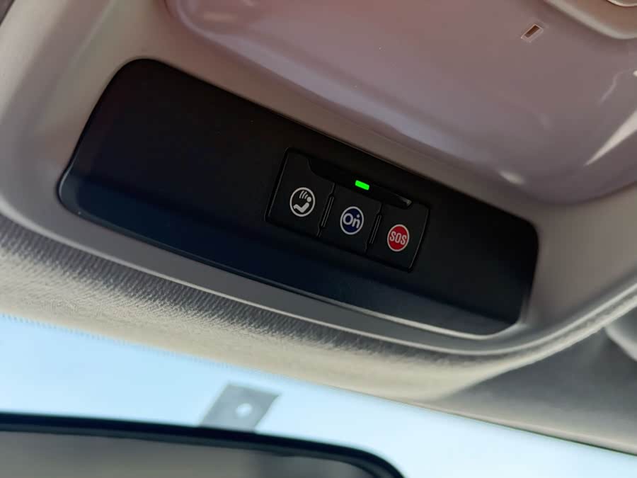 Chevrolet Tracker 2022 imagen de coche #20