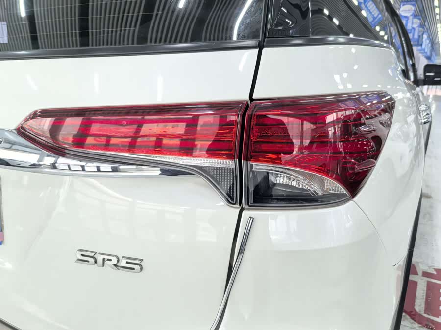 Toyota Fortuner 2019 car image #20