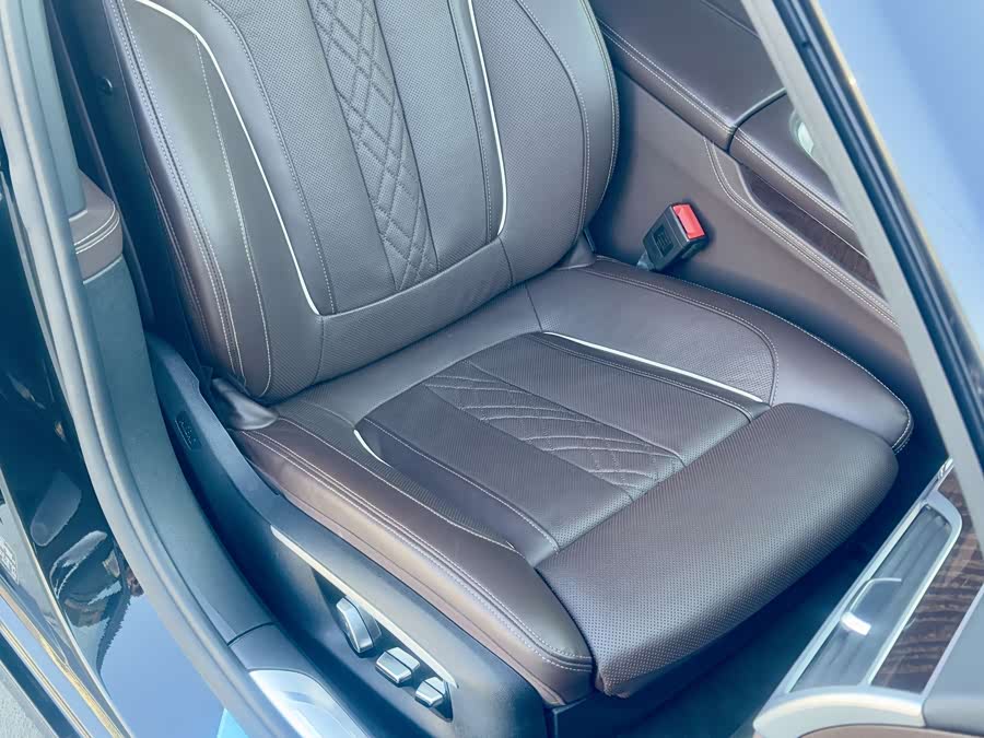 BMW 7 Series 2016 car image #20