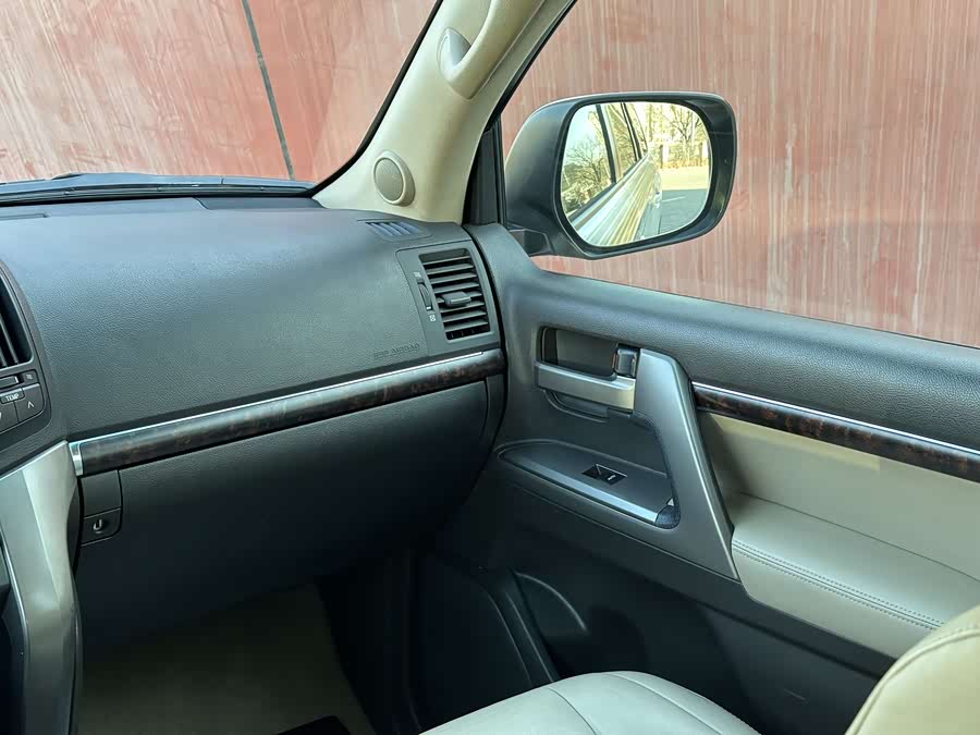 Toyota Land Cruiser 2011 immagine di auto #20