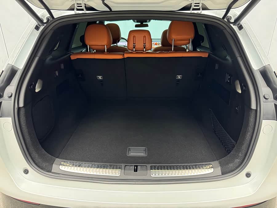 Xpeng G9 2025 car image #20