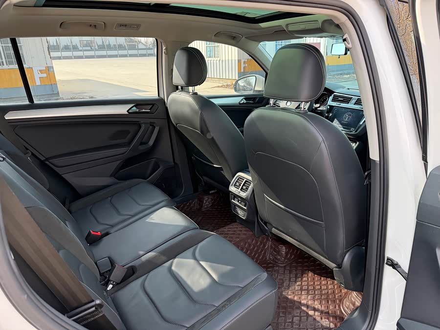 Volkswagen Tiguan L 2021 car image #20