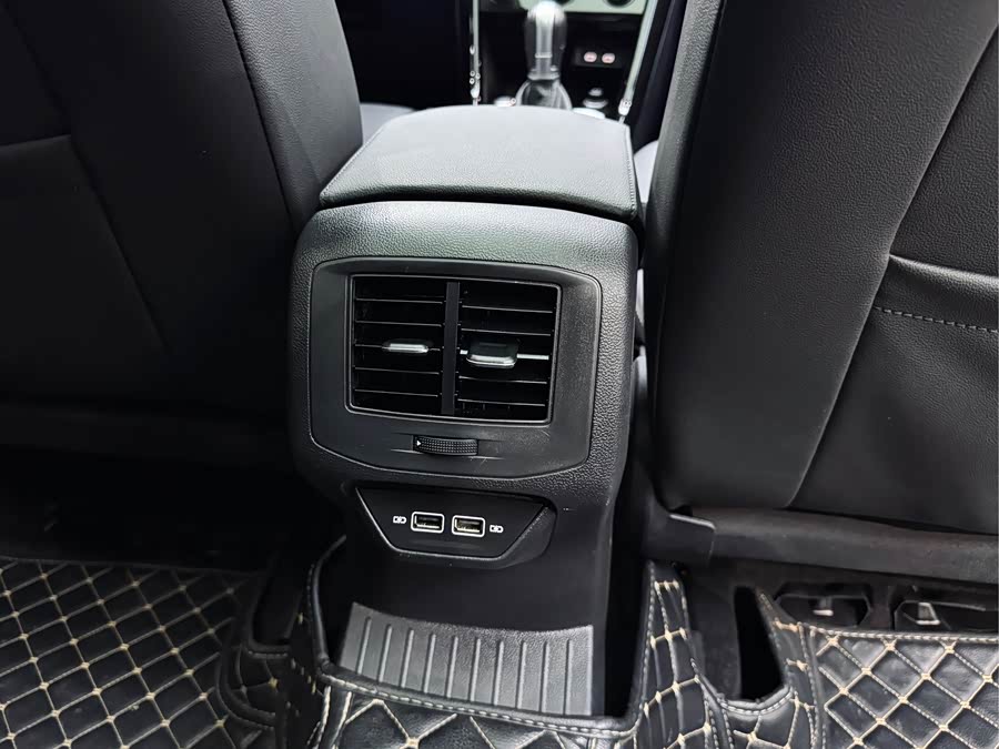 Volkswagen T-Roc 2021 car image #20