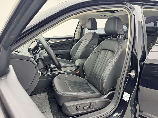 Volkswagen Passat 2023 imagen de coche #20