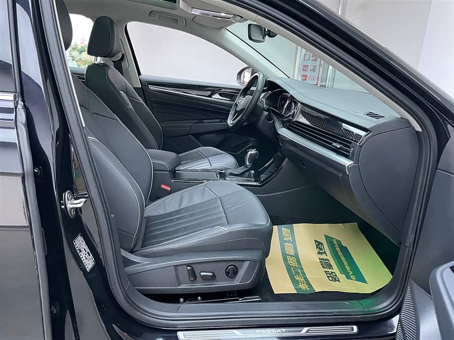 Volkswagen Passat 2023 car image #20