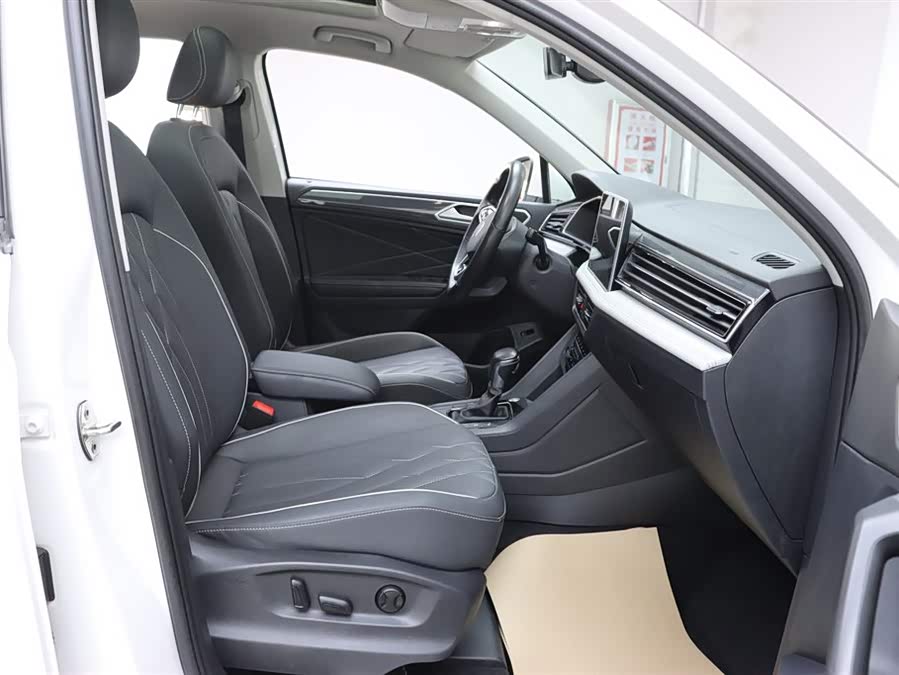 Volkswagen Tiguan L 2021 car image #20