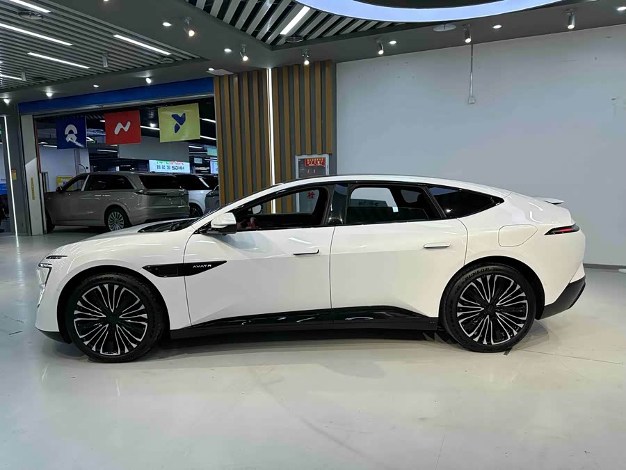 Avatr 12 2025 car image #20