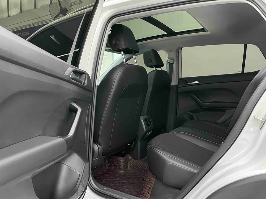 Volkswagen Tacqua 2022 car image #20