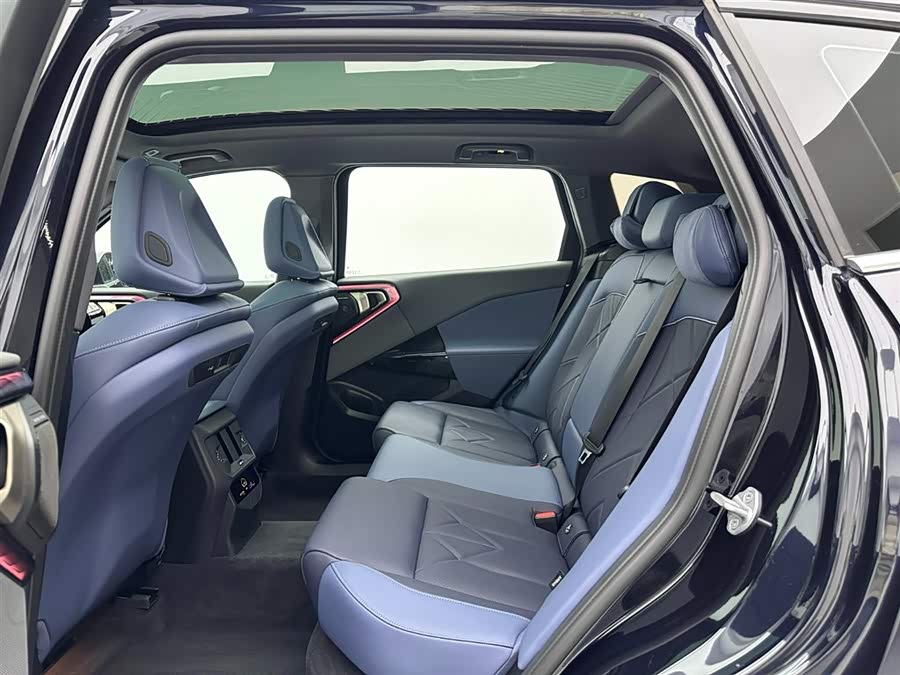 BMW 2 Series 2025 car image #20