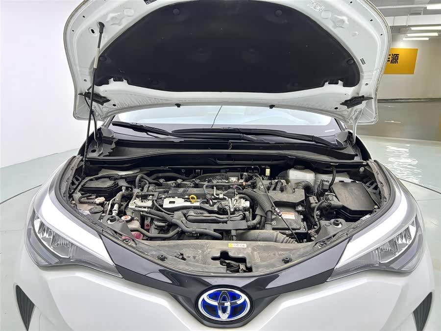 Toyota C-HR 2023 immagine di auto #20