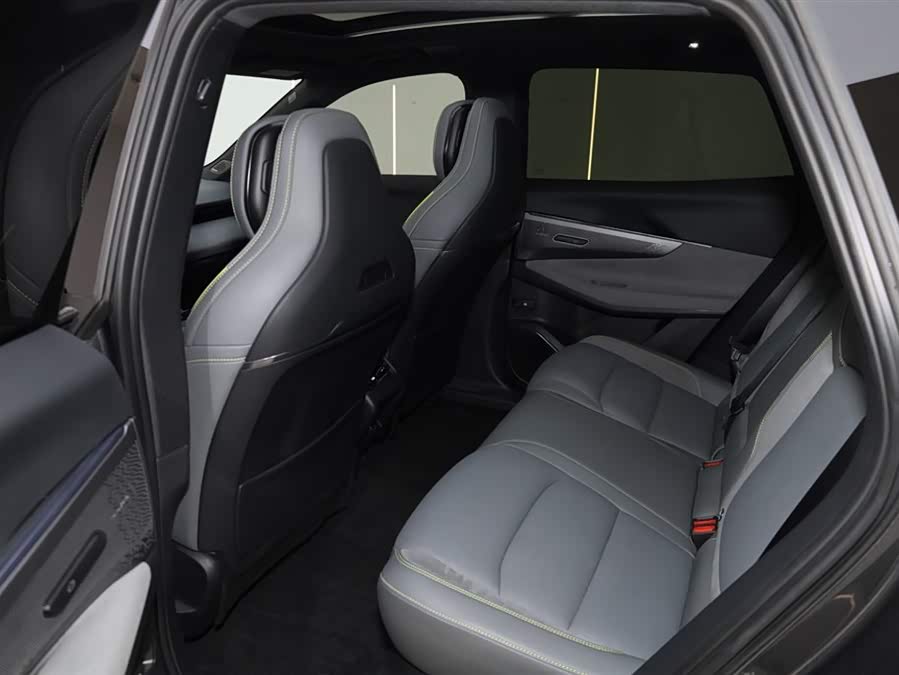 Lynk & Co 08 EM-P 2025 car image #20