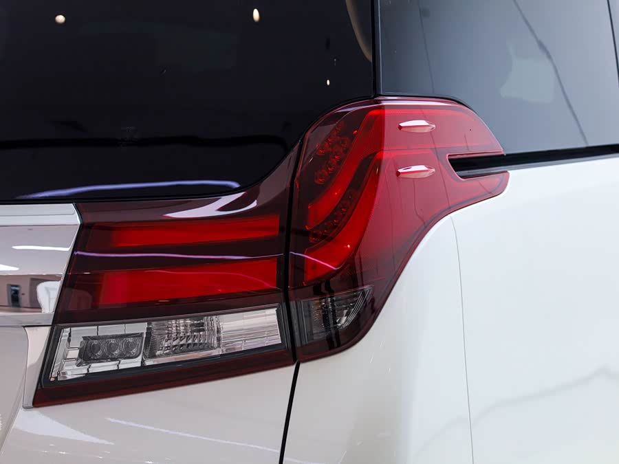 Toyota Alphard 2018 car image #20