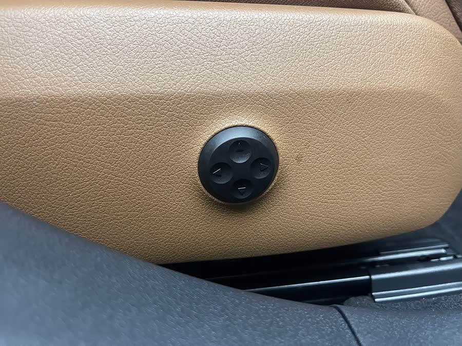 Mercedes-Benz E Class 2024 car image #20