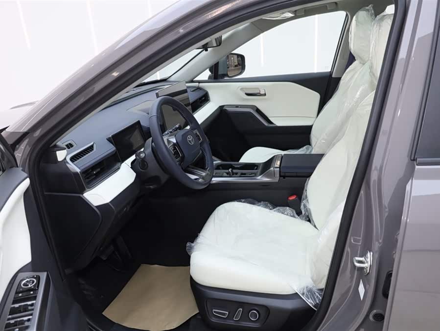 Toyota RAV4 2026 car image #20