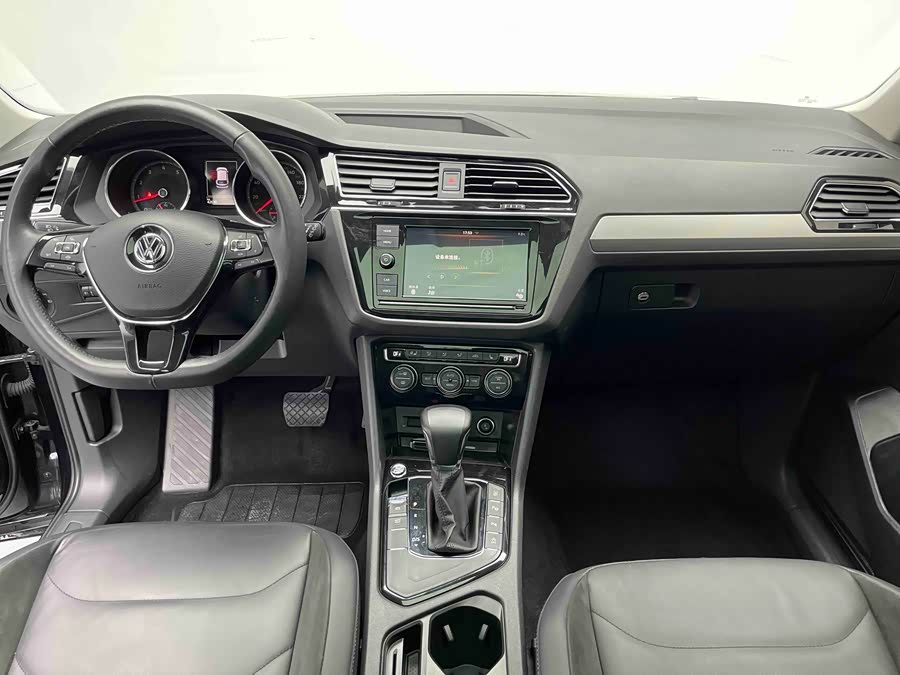 Volkswagen Tiguan L 2019 #20 Volkswagen Tiguan L 2019 car image #20